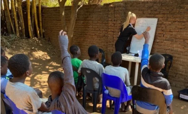 Sportproject-Malawi-Doingoood-Experience-vrijwilligerswerk-stage-600×366